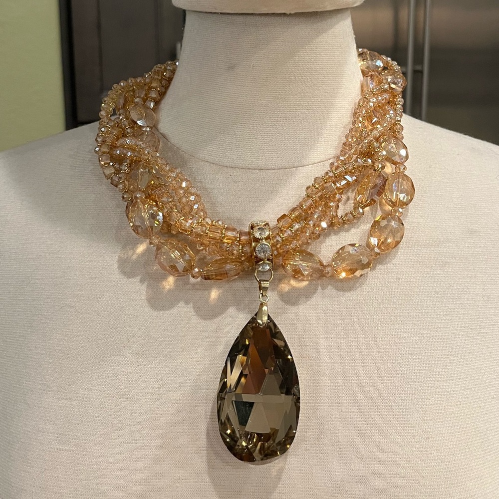 Beautiful Crystal choker necklace